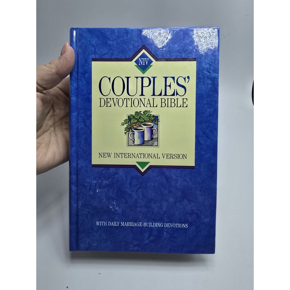 NIV Couples Devotional Bible: New International Version